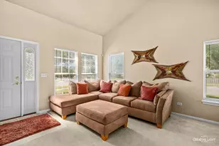 20456 Balsum Ln, Crest Hill, IL 60403 - Photo 11