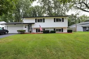 273 Berkshire Dr, Crystal Lake, IL 60014 - Photo 1