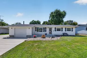1205 E 2nd St, Coal City, IL 60416 - Photo 1