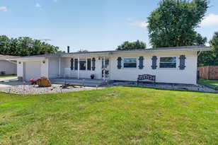 1205 E 2nd St, Coal City, IL 60416 - Photo 5