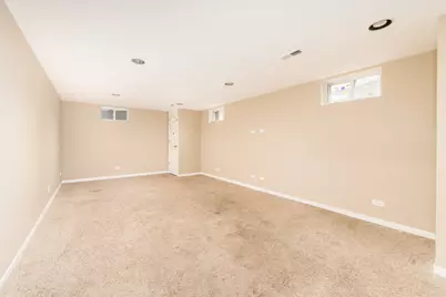 250 Shannon Court, Des Plaines, IL 60016 - Photo 13