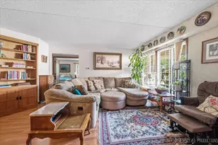 457 Valley Dr, Naperville, IL 60563 - Photo 5