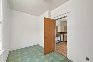 8534 S Muskegon Ave, Chicago, IL 60617 - Photo 7