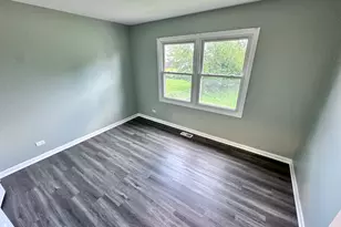 7019 Chestnut St, Hanover Park, IL 60133 - Photo 9