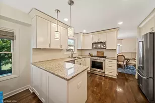 4426 Black Partridge Ln, Lisle, IL 60532 - Photo 7
