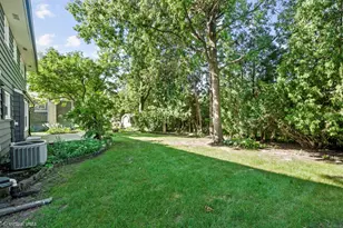 4426 Black Partridge Ln, Lisle, IL 60532 - Photo 23