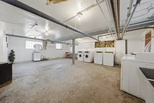 955 E 61st St, Chicago, IL 60637 - Photo 11