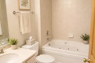 27 E Hattendorf Ave, Roselle, IL 60172 - Photo 11