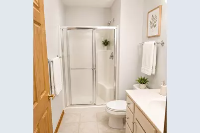 27 E Hattendorf Avenue #311, Roselle, IL 60172 - Photo 9