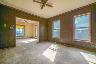 904 N 3rd St, Ashton, IL 61006 - Photo 11