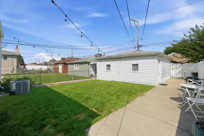 5231 S Meade Avenue, Chicago, IL 60638 - Photo 19