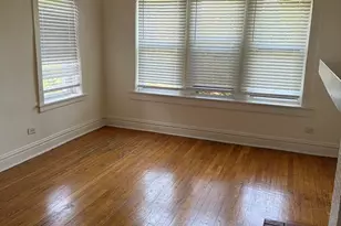 7741 S Yates Blvd, Chicago, IL 60649 - Photo 3