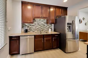 7720 W 65th Pl, Bedford Park, IL 60501 - Photo 9
