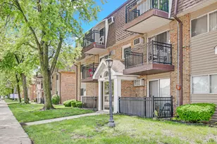 10430 Ridgeland Ave, Chicago Ridge, IL 60415 - Photo 1