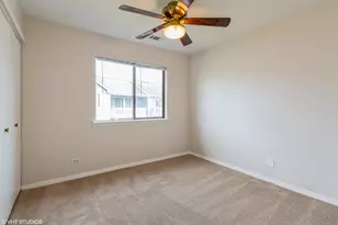 261 Driftwood Ln, Schaumburg, IL 60193 - Photo 11