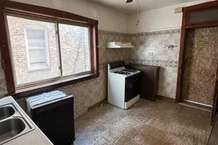 5315 W Crystal St, Chicago, IL 60651 - Photo 5