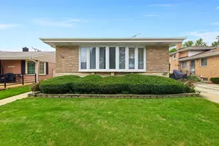 4639 Howard St, Skokie, IL 60076 - Photo 1