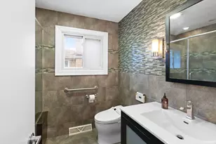 4639 Howard St, Skokie, IL 60076 - Photo 7