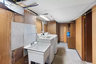 4639 Howard St, Skokie, IL 60076 - Photo 15
