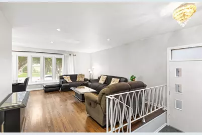 4639 Howard Street, Skokie, IL 60076 - Photo 3