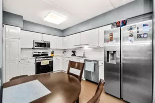 9220 E Prairie Rd, Evanston, IL 60203 - Photo 5