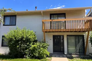 951 Wilshire Ct, Vernon Hills, IL 60061 - Photo 1