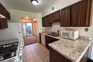 951 Wilshire Ct, Vernon Hills, IL 60061 - Photo 7