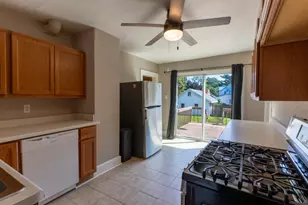 1114 14th St, Rockford, IL 61104 - Photo 5