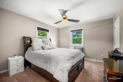 21436 W Sylvan Drive, Mundelein, IL 60060 - Photo 13