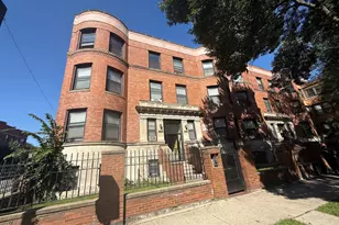 5852 S King Dr, Chicago, IL 60637 - Photo 1