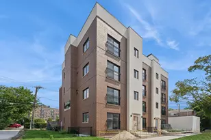 6753 N Hermitage Ave, Chicago, IL 60626 - Photo 1