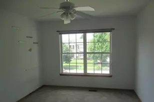 242 Berkshire Ln, Sugar Grove, IL 60554 - Photo 13