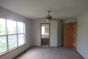 242 Berkshire Ln, Sugar Grove, IL 60554 - Photo 11