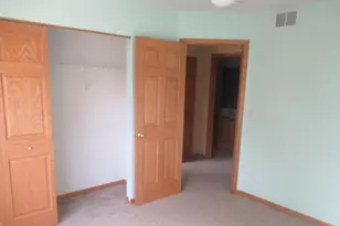 242 Berkshire Ln, Sugar Grove, IL 60554 - Photo 15