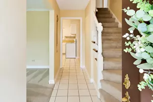 412 S Banbury Rd, Arlington Heights, IL 60005 - Photo 3