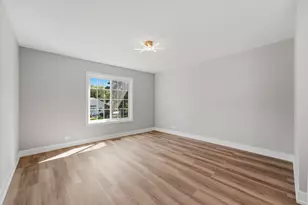 1952 N Hidden Creek Circle, Palatine, IL 60074 - Photo 9