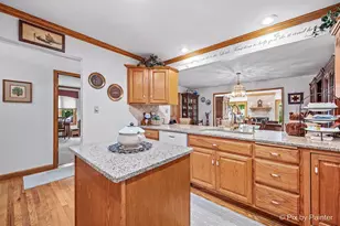1093 1st St, Batavia, IL 60510 - Photo 13