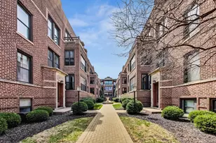 747 W Cornelia Ave, Chicago, IL 60657 - Photo 1