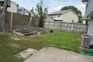 1990 Brookside Dr, Hoffman Estates, IL 60169 - Photo 19