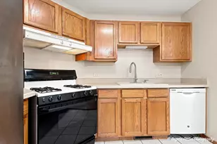 1744 Court St, McHenry, IL 60050 - Photo 9