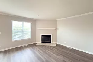 5S525 Scots Dr, Naperville, IL 60563 - Photo 3