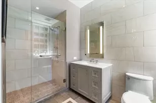 435 N Michigan Ave, Chicago, IL 60611 - Photo 21