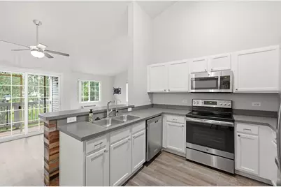 125 Silverstone Drive #125, Carpentersville, IL 60110 - Photo 9