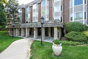 2600 Windsor Mall, Park Ridge, IL 60068 - Photo 1