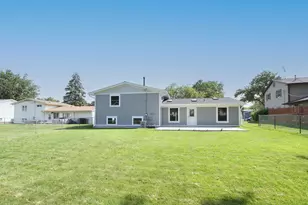 7934 Kensington Ln, Hanover Park, IL 60133 - Photo 25