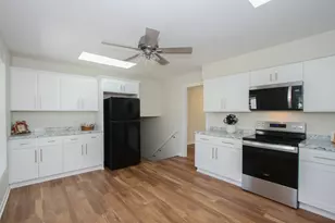 7934 Kensington Ln, Hanover Park, IL 60133 - Photo 9