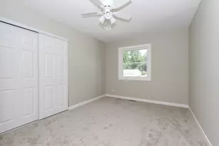 7934 Kensington Ln, Hanover Park, IL 60133 - Photo 19
