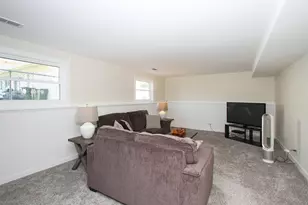 7934 Kensington Ln, Hanover Park, IL 60133 - Photo 21