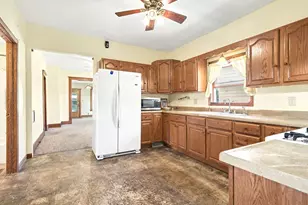205 E Hickory St, Fairbury, IL 61739 - Photo 19