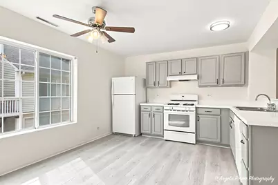 259 W Whispering Oaks Lane #259, Round Lake, IL 60073 - Photo 11